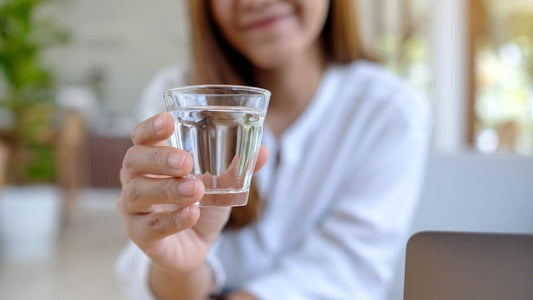 eau du robinet dans verre