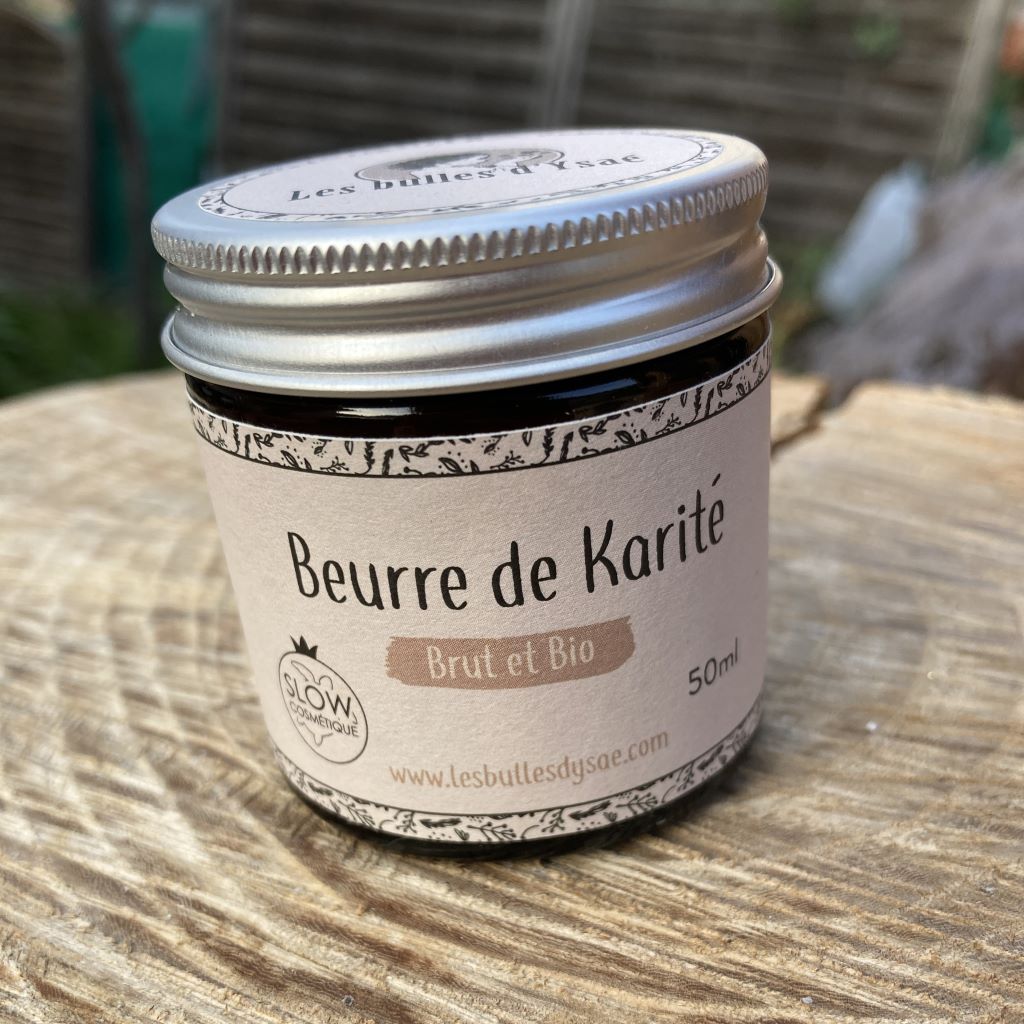 beurre de karite brut bio dans pot en verre