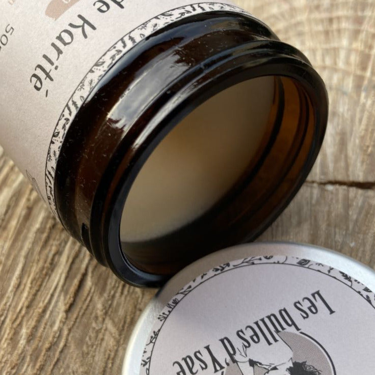 beurre de karite brut bio dans pot en verre