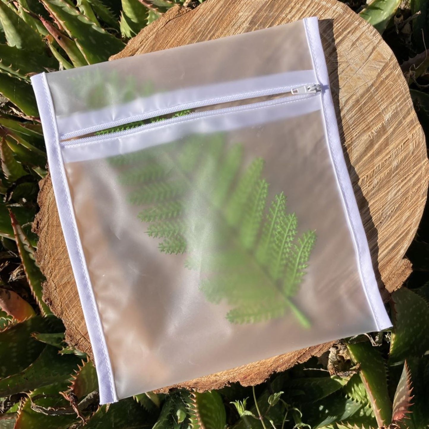simulation aliment dans sac congélation transparent réutilisable