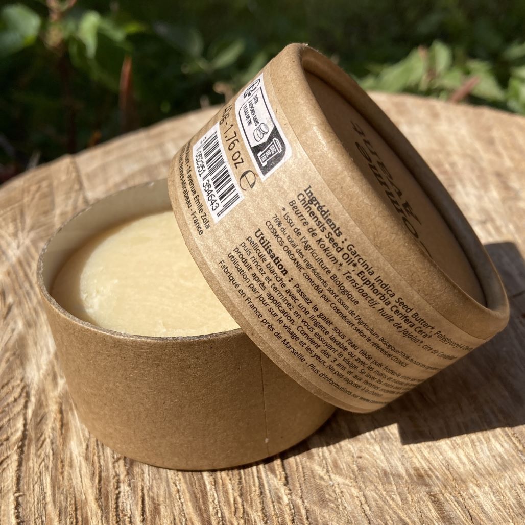 Baume solide démaquillant dans packaging en carton