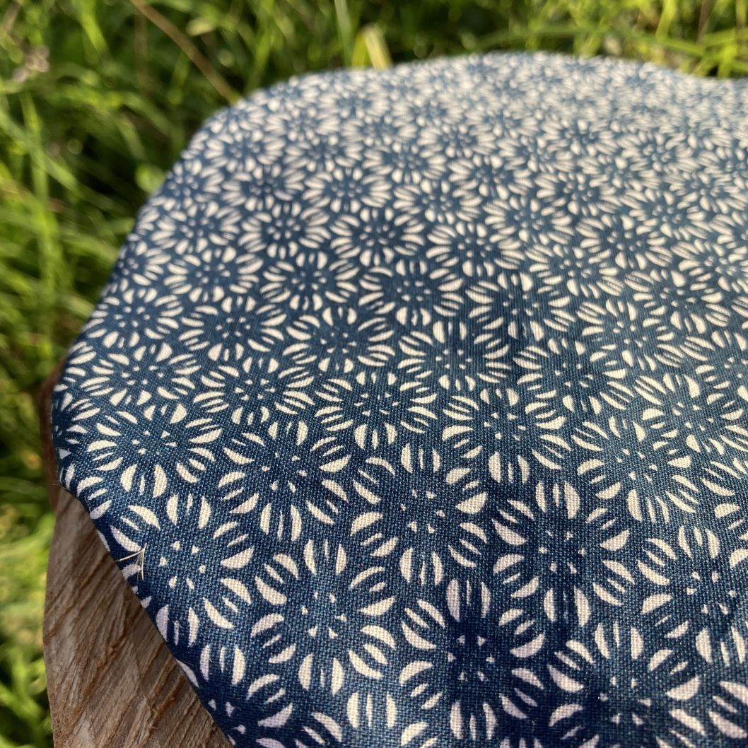 charlotte alimentaire bleue en tissu