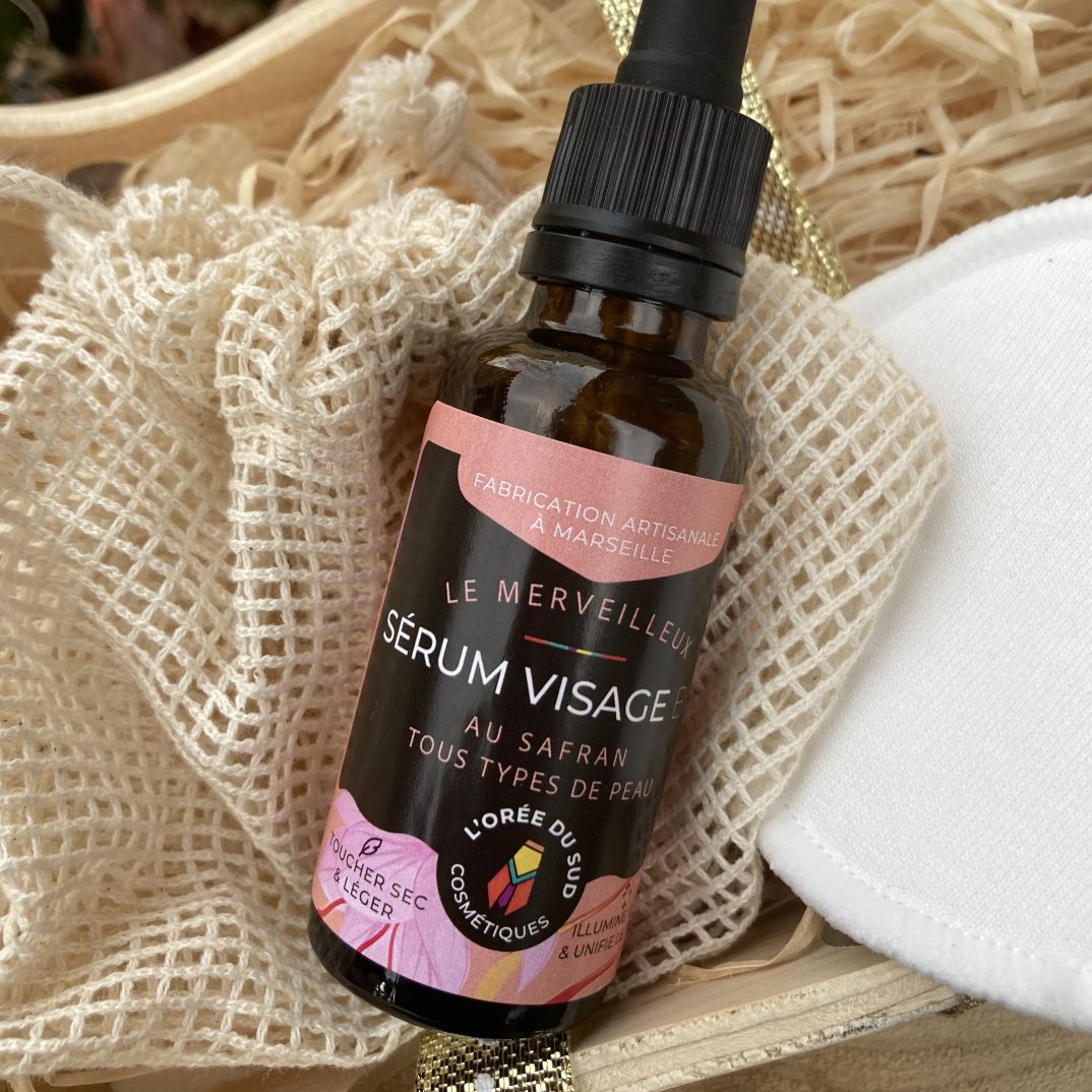 Sérum naturel dans flacon en verre