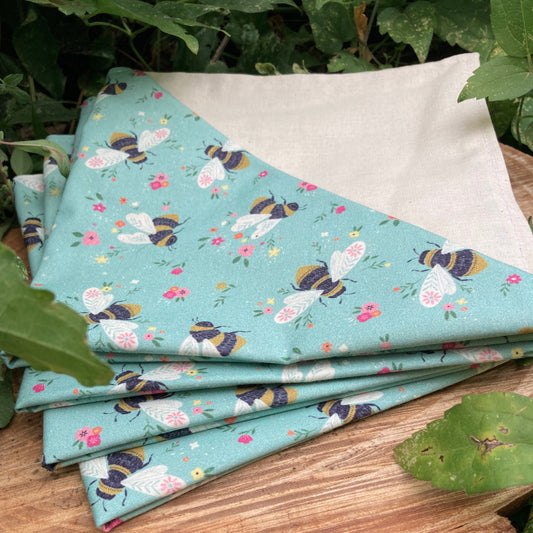 serviette de table bleues motif abeilles