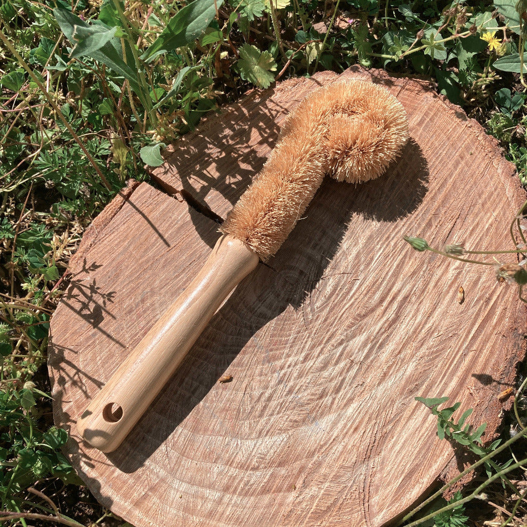 goupillon vaisselle bois