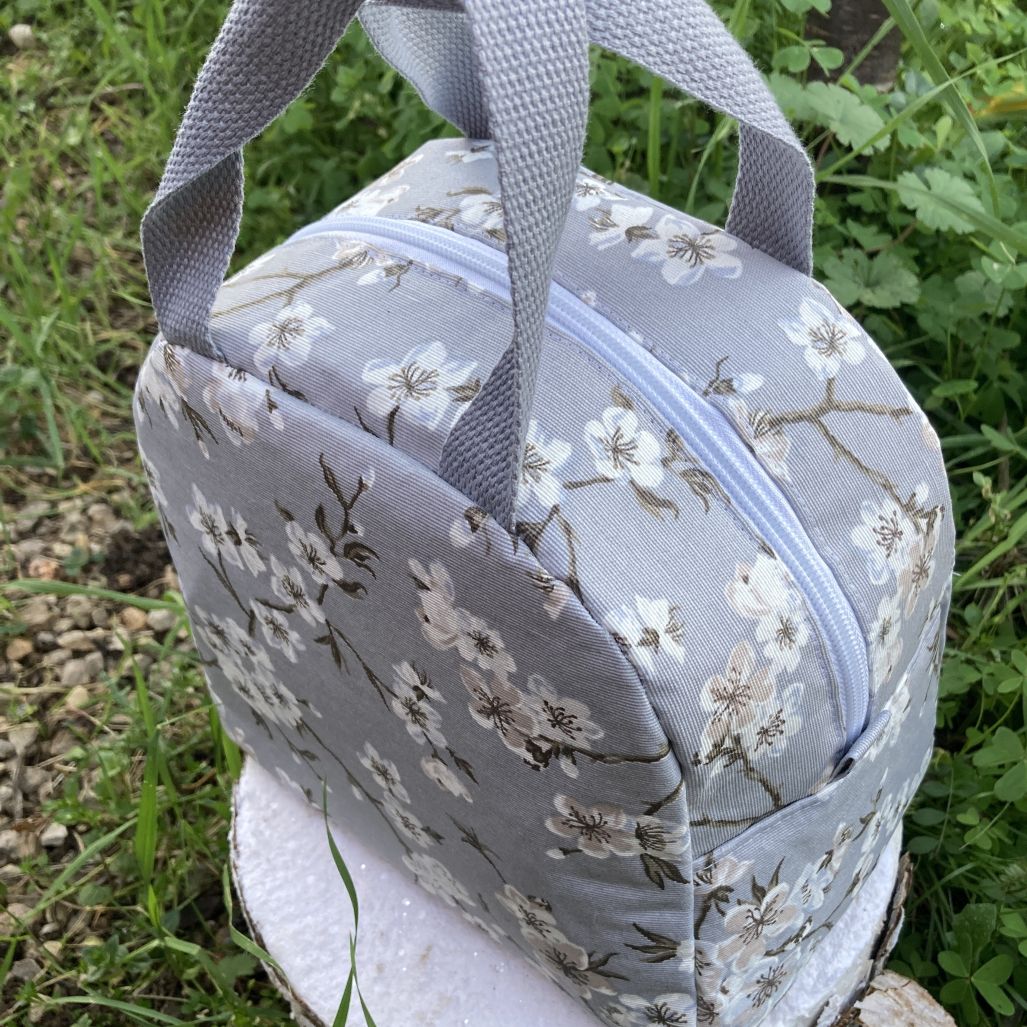 coté du sac isotherme repas fleurs de cerisier