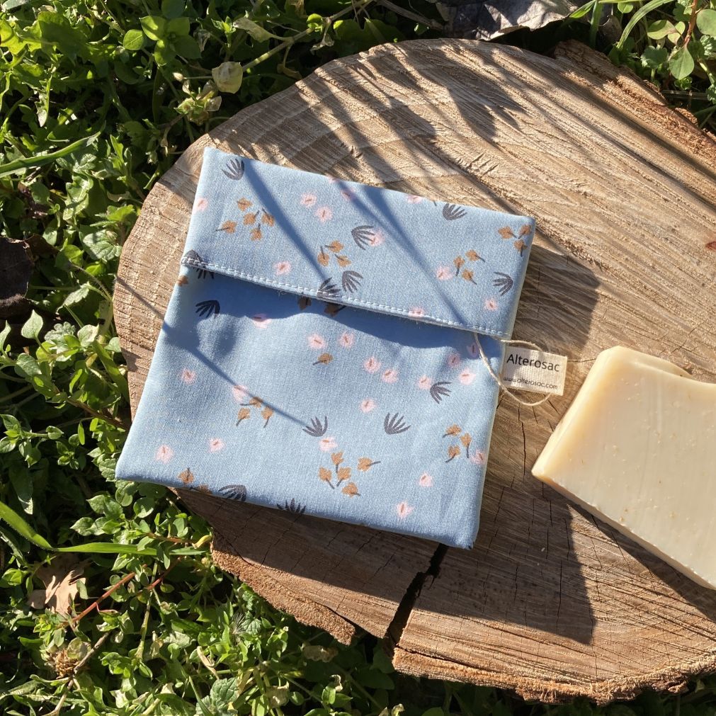 pochette en coton bleu ciel pour transporter savon