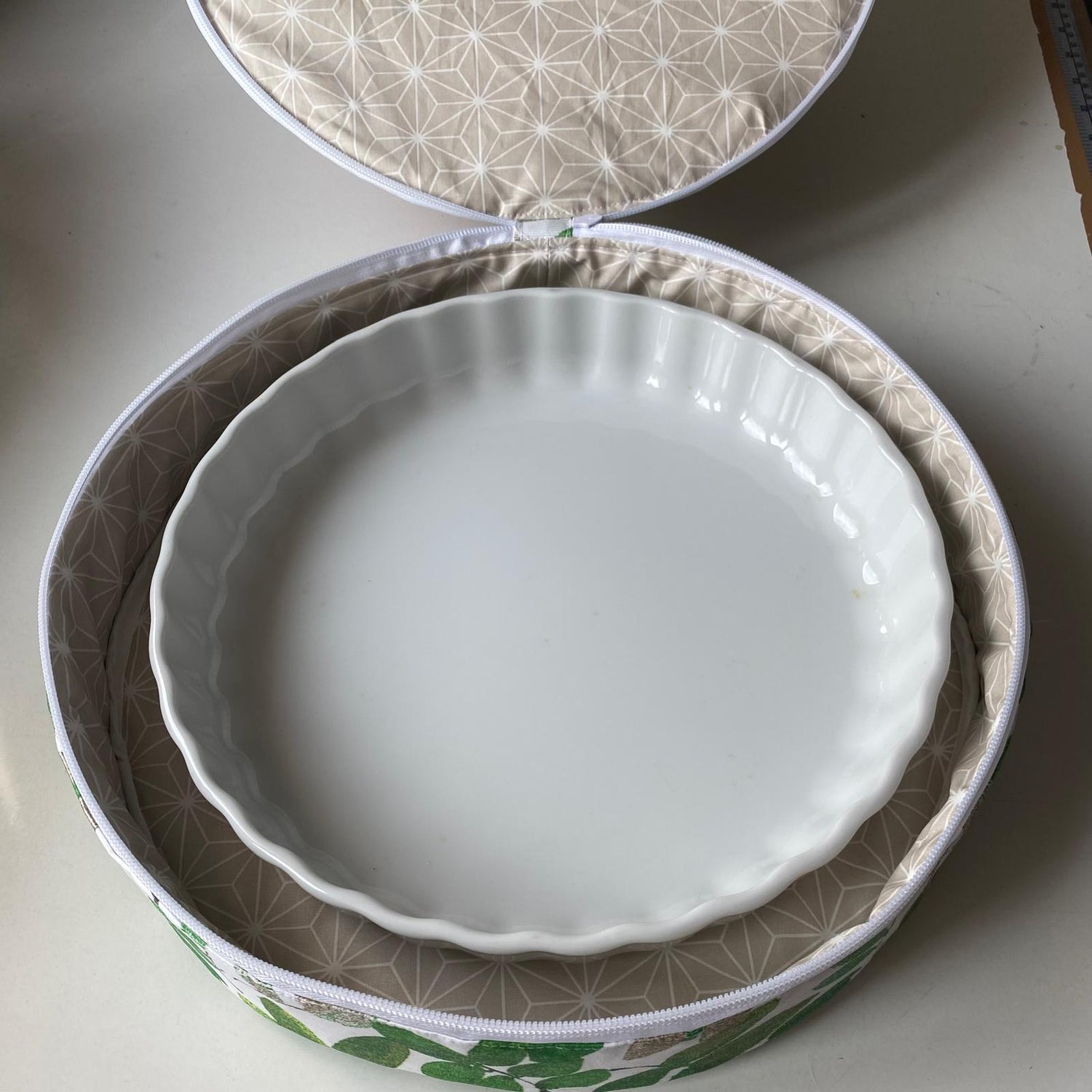 interieur du sac avec plat à tarte