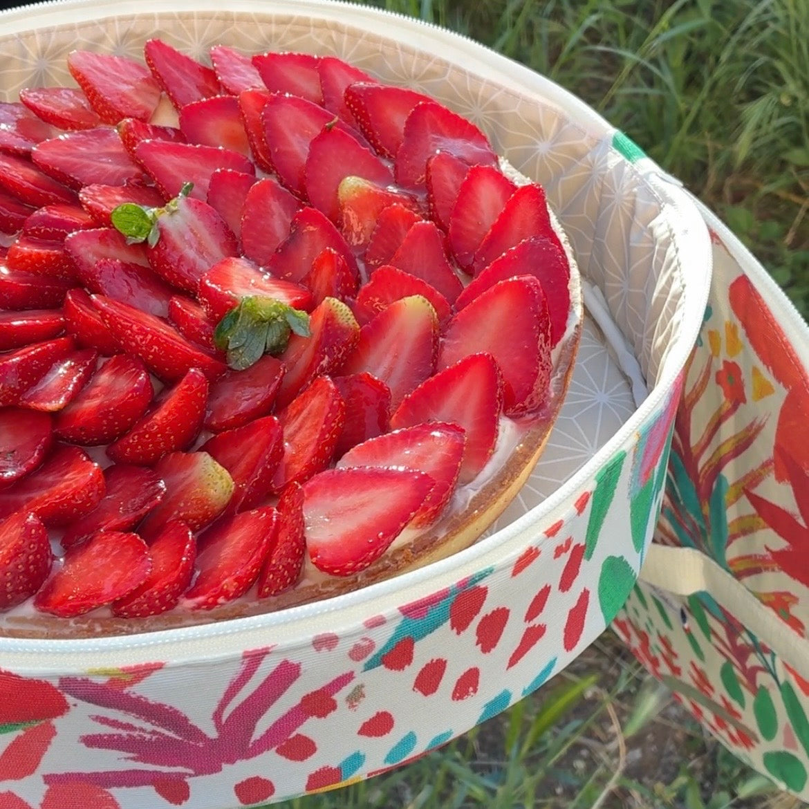 sac transport avec tarte aux fraises