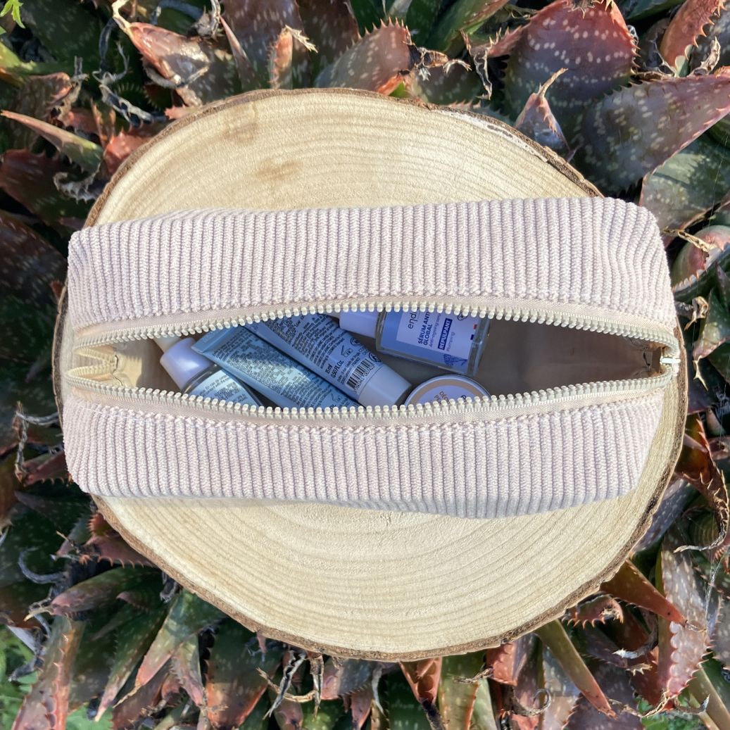 trousse matelassée beige vue du dessus